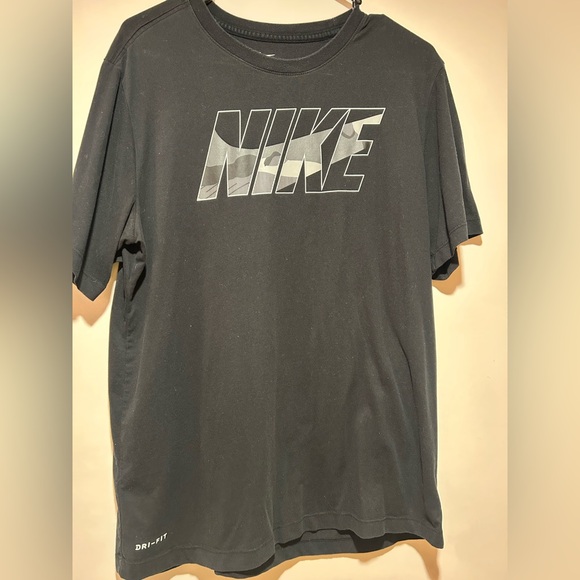 Nike Men's Charcoal Gray Dri-FIT Tee - Picture 1 of 3